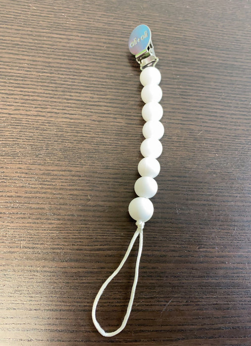 Shop BUNDLE Pacifier Clips at GoodBuy Gear
