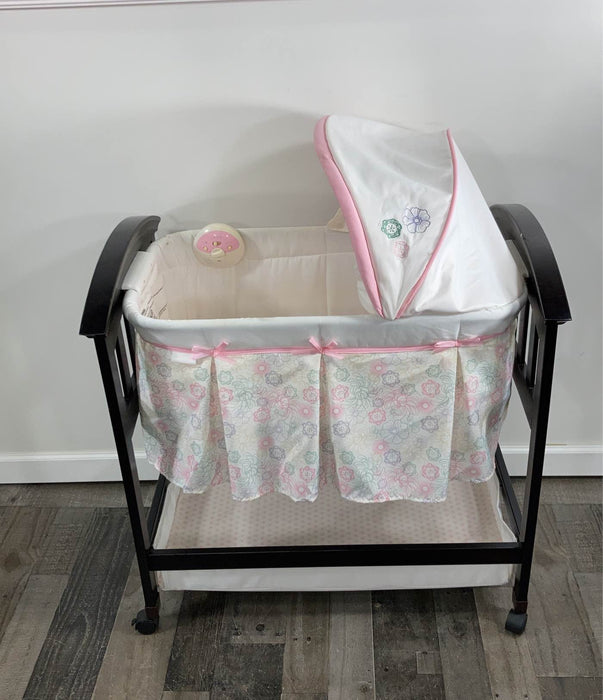 used Summer Infant Classic Comfort Wooden Bassinet