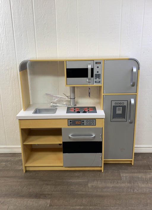 used KidKraft Ultimate Chef’s Kitchen