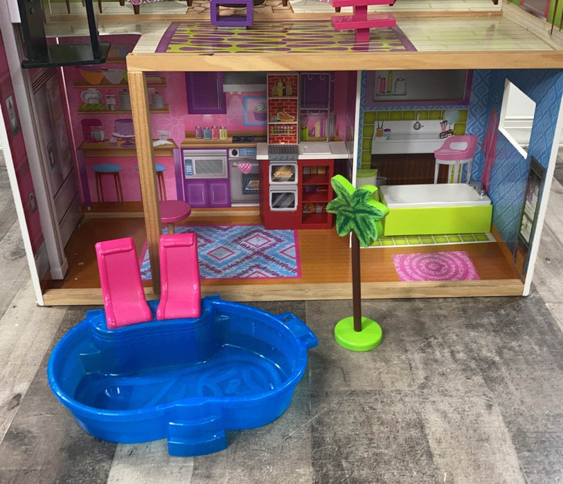 secondhand KidKraft Super Model Dollhouse