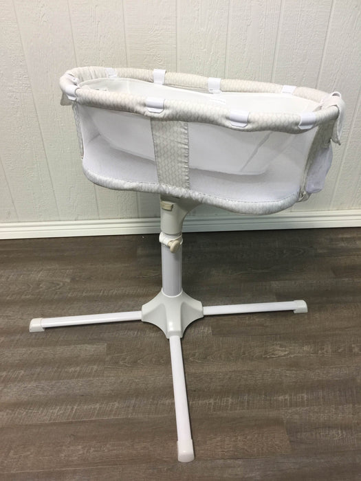 Shop Halo Bassinest Swivel Sleeper at GoodBuy Gear