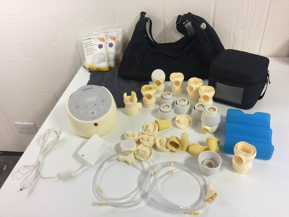 used Medela Sonata Breast Pump With Bag and Accessories