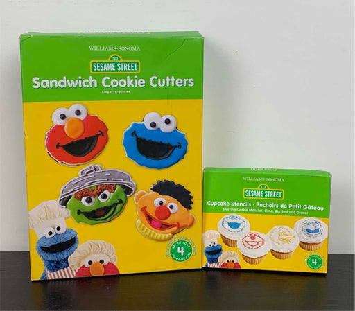 used William Sonoma Sesame Street Baking Sets