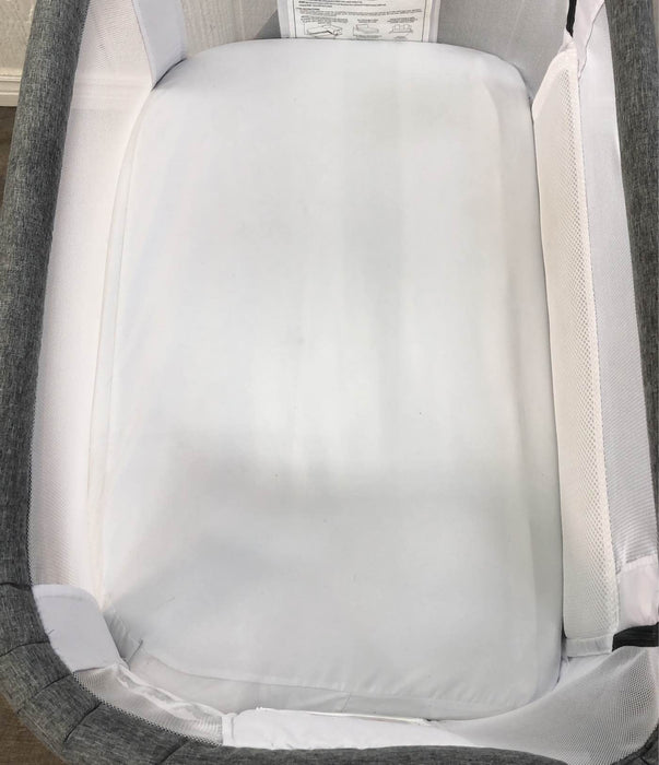 used Baby Delight Beside Me Dreamer Bassinet & Bedside Sleeper