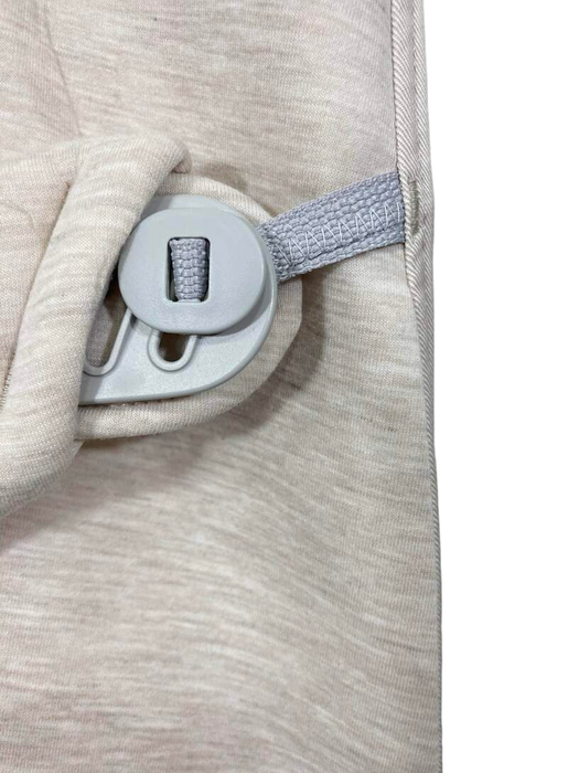 secondhand BabyBjorn Bouncer Bliss, Light Gray Frame, Light Beige 3D Jersey