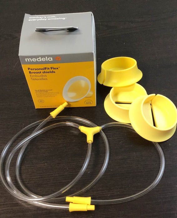 Shop Medela Pump In Style with MaxFlow with Accessories, (24mm 30mm) at GoodBuy Gear