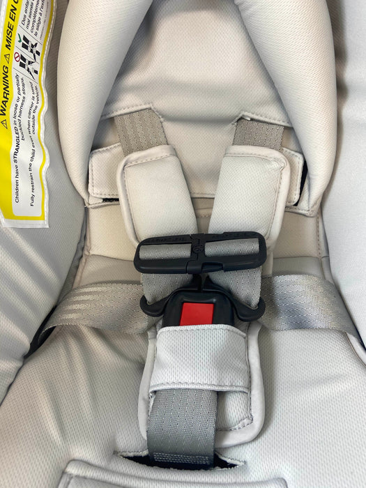 secondhand Orbit Baby G5 Infant Car Seat (Car seat ONLY, does not include base), Includes base 2019