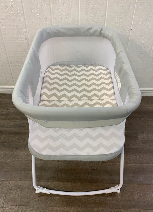 secondhand MiClassic Rocking Bassinet One-second Fold Travel Crib