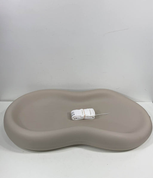 secondhand Keekaroo Peanut Changing Pad, Vanilla