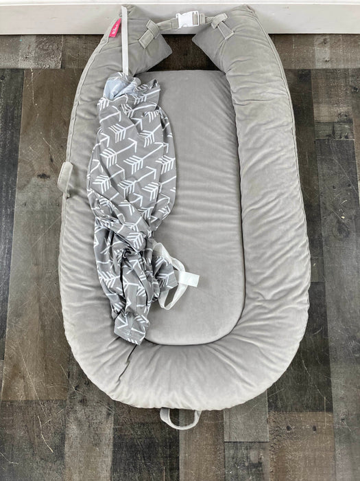 secondhand EIH Baby Nest, Baby Lounger