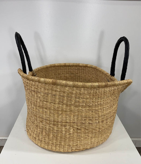 Shop Design Dua Natural Bilia Bassinet, Black at GoodBuy Gear