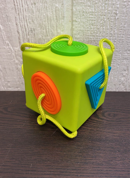 used Fat Brain Toys Oombee Cube