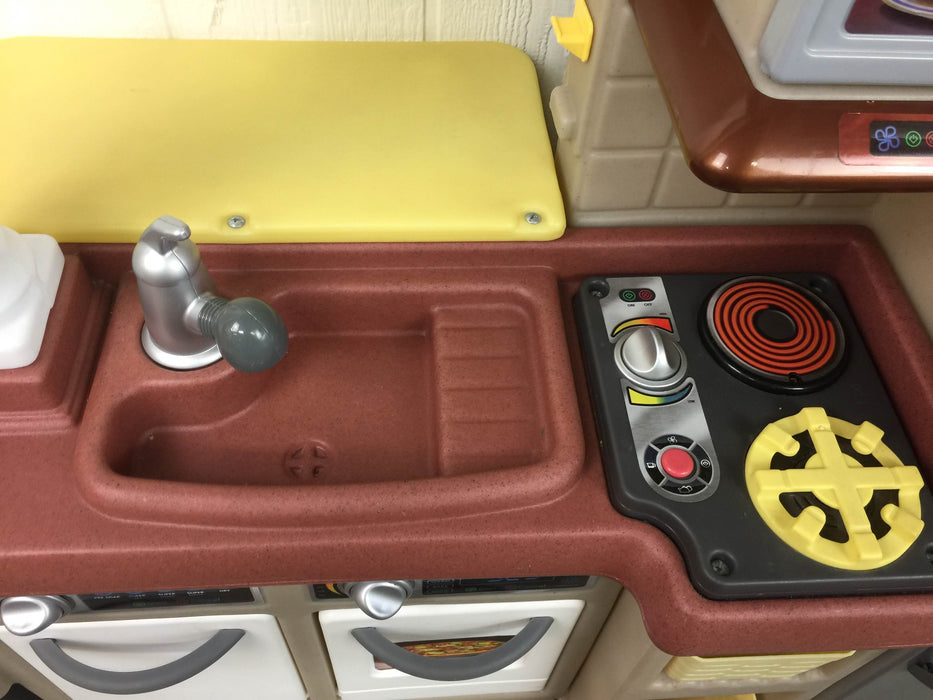 used Little Tikes Sizzle And Serve Kitchen