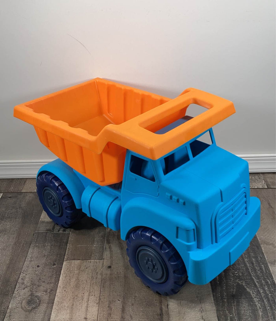 Sun Squad Jumbo Sand Dump Truck