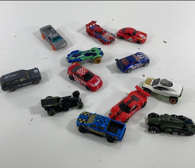 secondhand BUNDLE Hot Wheels Cars