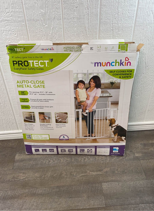 secondhand Munchkin Auto Close Metal Baby Gate