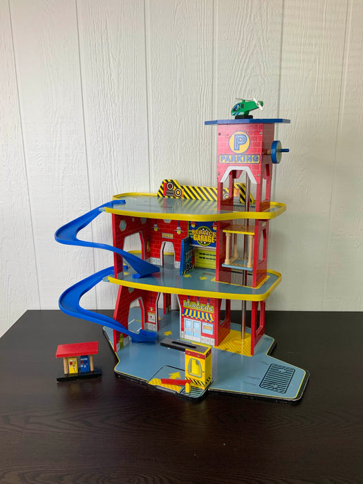 used KidKraft Deluxe Garage Set