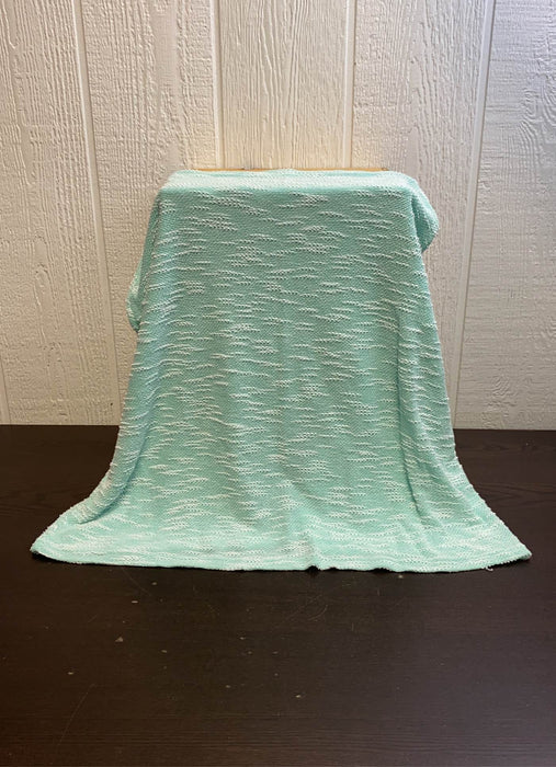 used Kindred Bravely Nursing Cover