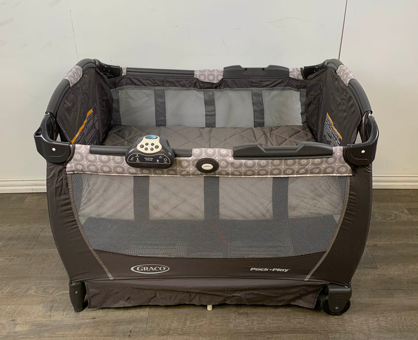 secondhand Graco Snuggle Suite LX Bassinet Changer