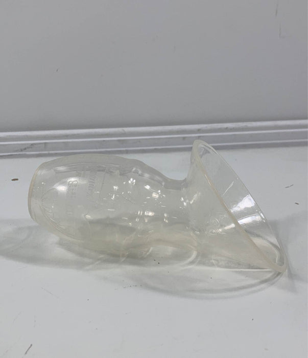Shop Haakaa Manual Breast Pump at GoodBuy Gear