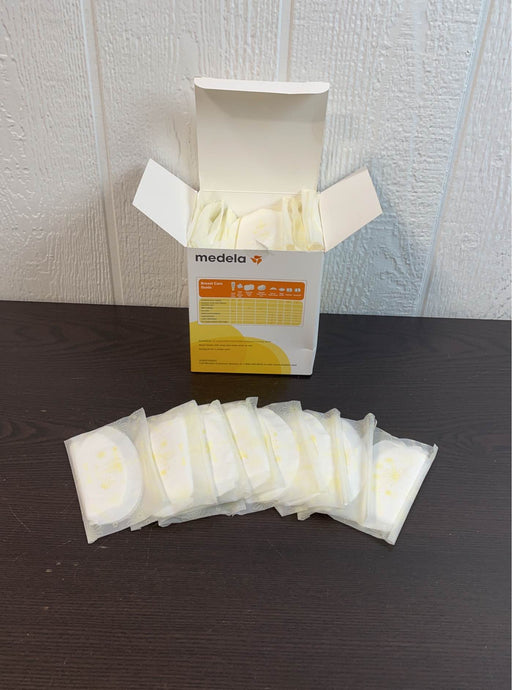 secondhand Medela Disposable Nursing Pads