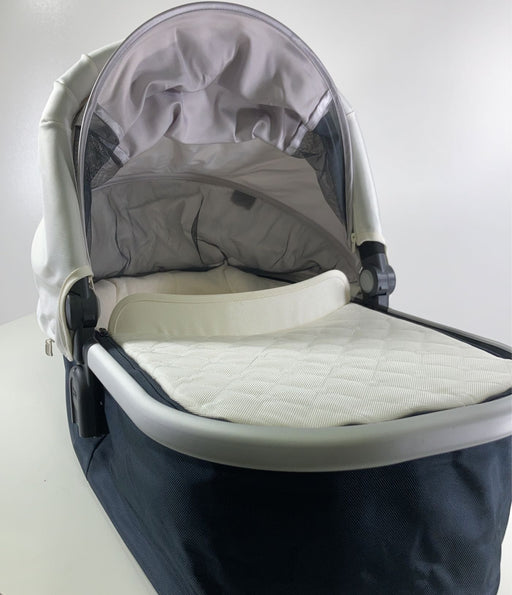 secondhand UPPAbaby Bassinet, Bryce (White and Grey Marl)