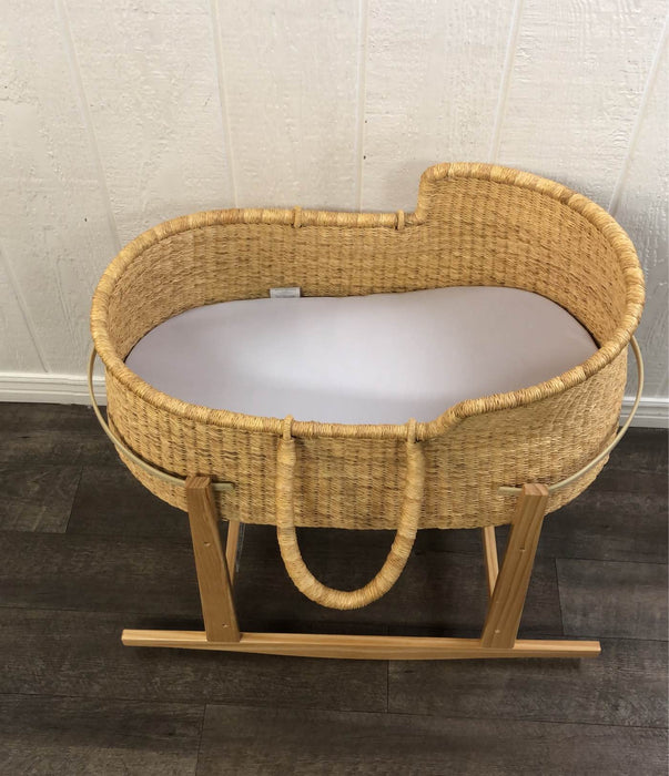 used Design Dua Natural Bilia Bassinet With Rocking Stand