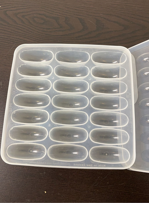 Shop Mumi&Bubi Solids Starter Kit, 2 Freezer Trays at GoodBuy Gear