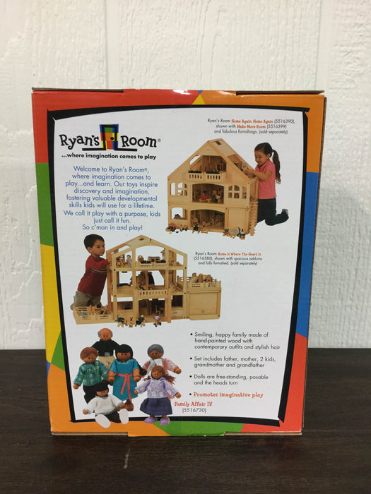 secondhand Small World Toys Ryan’s Room Family Affair Wooden Dollhouse Dolls