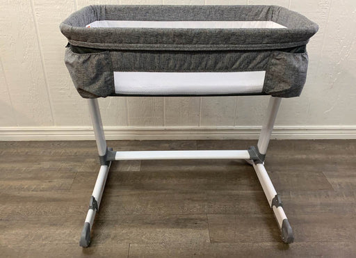 used Delta Children By the Bed Deluxe Sleeper Bassinet