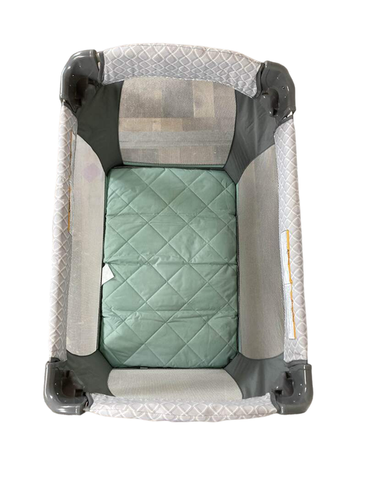 Graco Travel Lite Crib, Manor