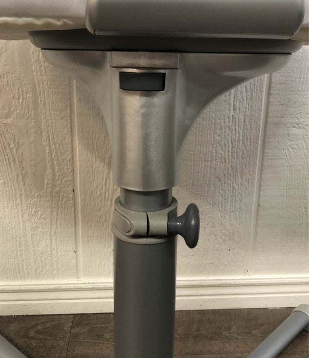 secondhand Halo BassiNest Swivel Sleeper, Premiere Series