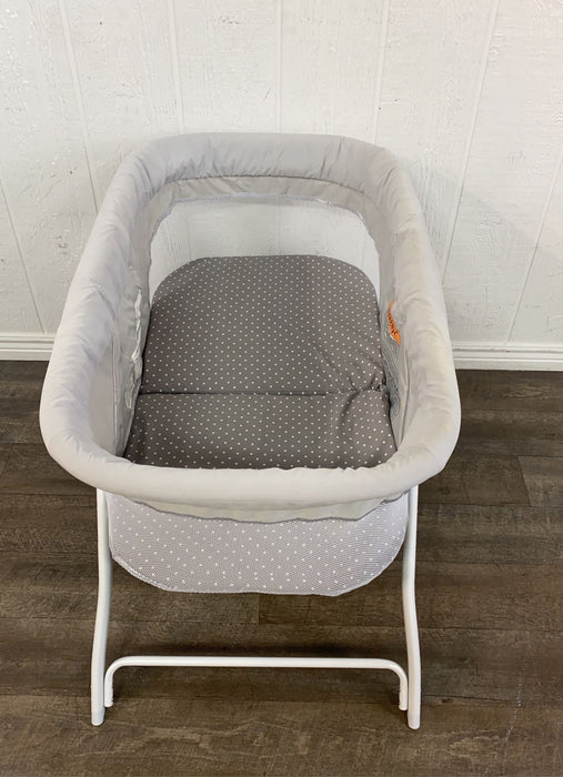 secondhand Dream On Me Traveler Portable Bassinet