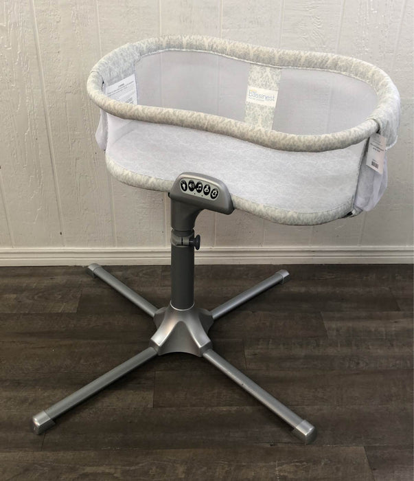 used Halo BassiNest Swivel Sleeper, Premiere Series
