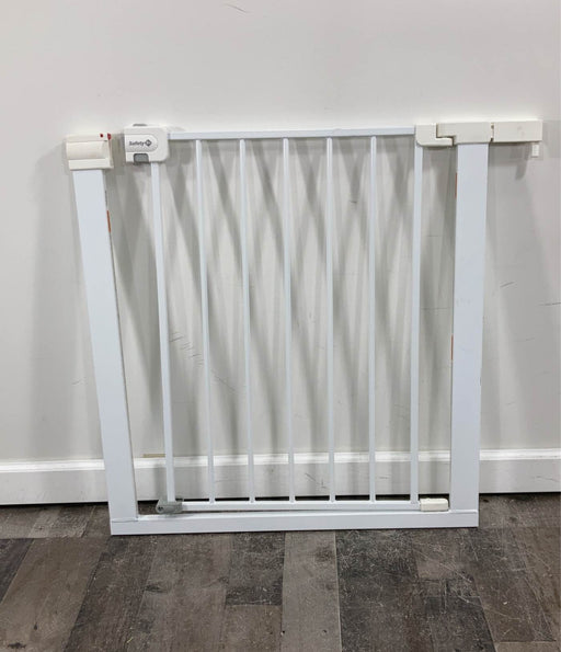 secondhand Safety 1st Easy Install Walk-Thru Gate