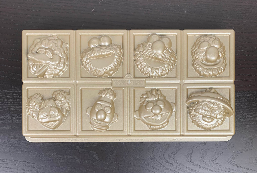 secondhand William Sonoma Sesame Street Cake Pan