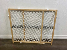 used Munchkin Precision Fit 24" Gate