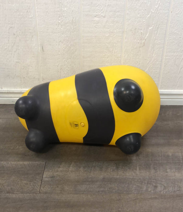 B. toys Bizzy The Bee Bouncer