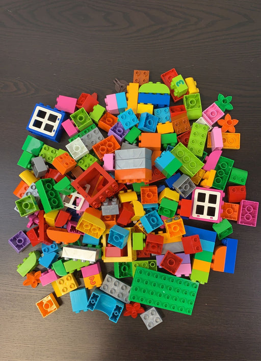 used BUNDLE Duplo Blocks, With Building Plate