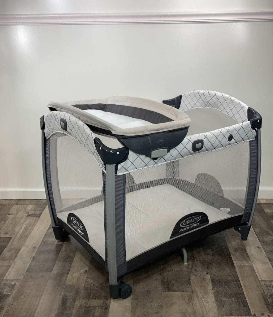 Graco Pack 'n Play Quick Connect Portable Seat DLX Playard