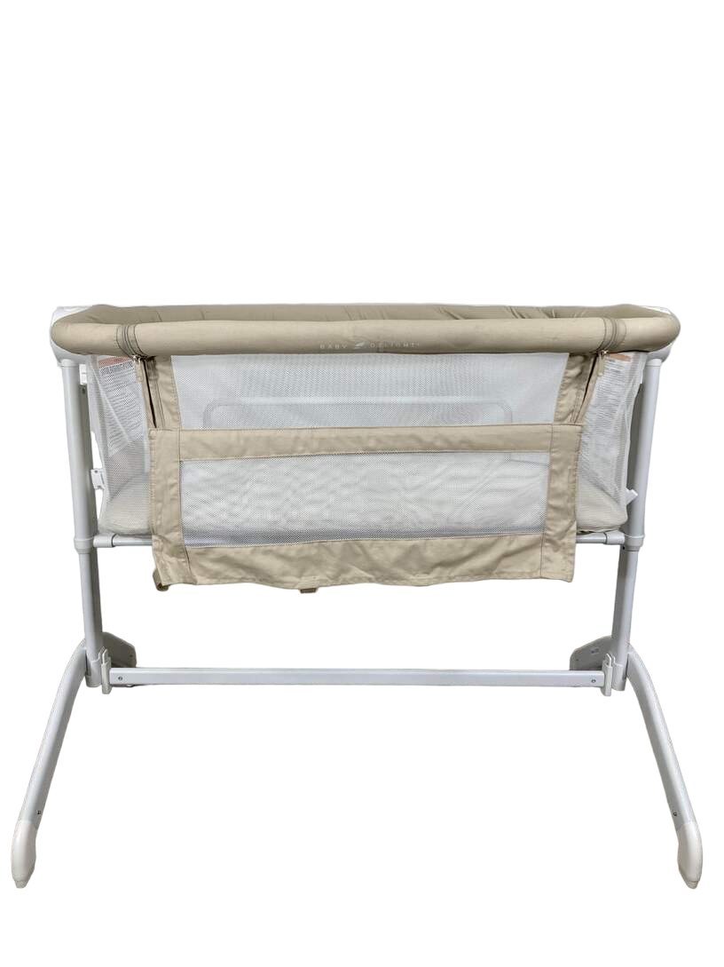 Beside me outlet bassinet