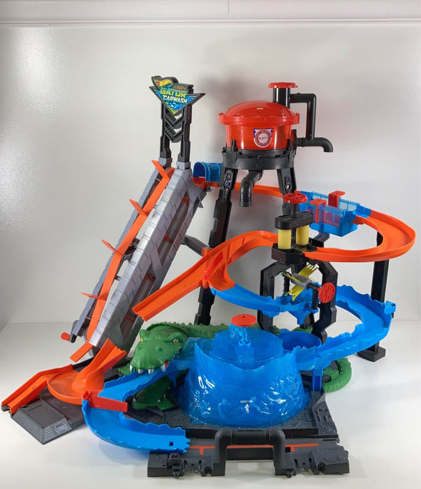 secondhand Hot Wheels Ultimate Gator Car Wash