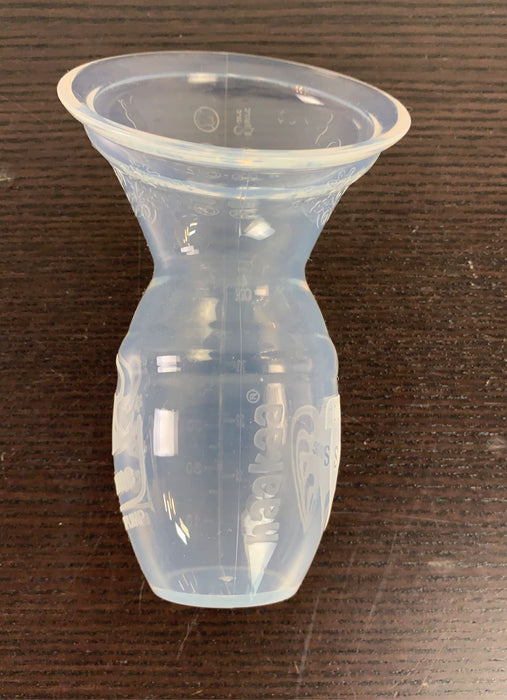 Shop Haakaa Manual Breast Pump at GoodBuy Gear