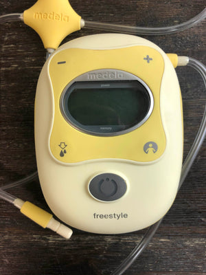 Medela Freestyle Breast Pump, With Accessories