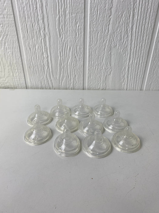 used BUNDLE Tommee Tippee Nipples