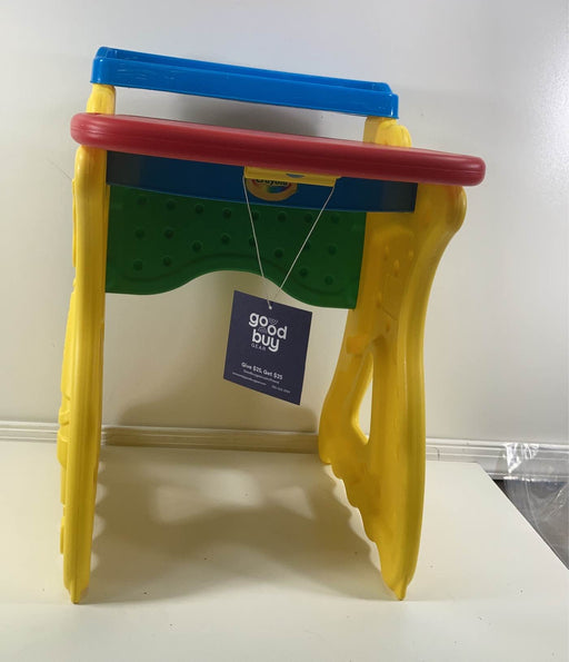 used Crayola Play 'N Fold 2-in-1 Art Studio