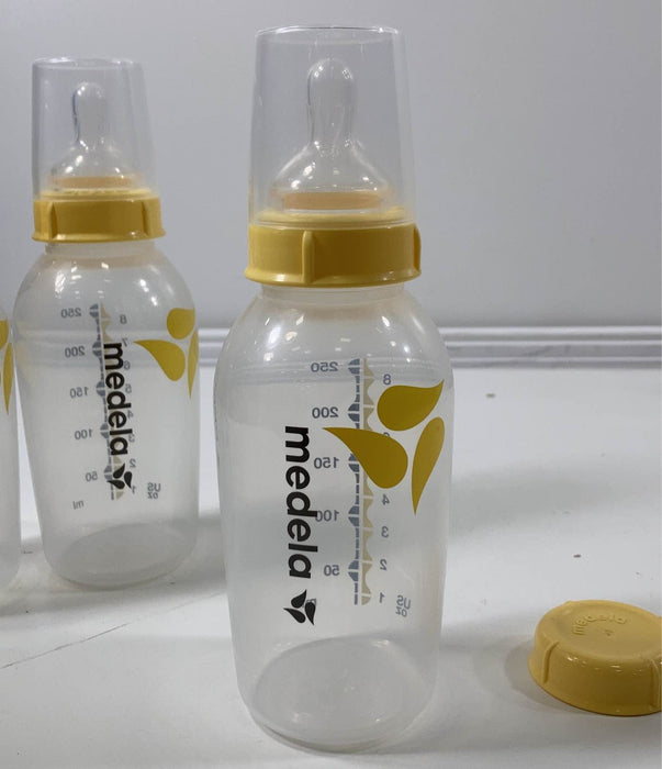 Shop Medela Breastmilk Bottle Set at GoodBuy Gear