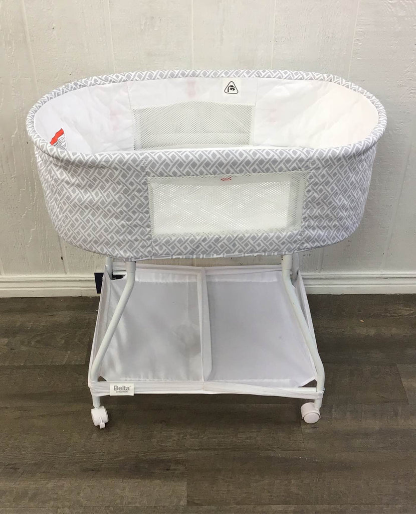 Delta Children Sweet Slumber Bassinet