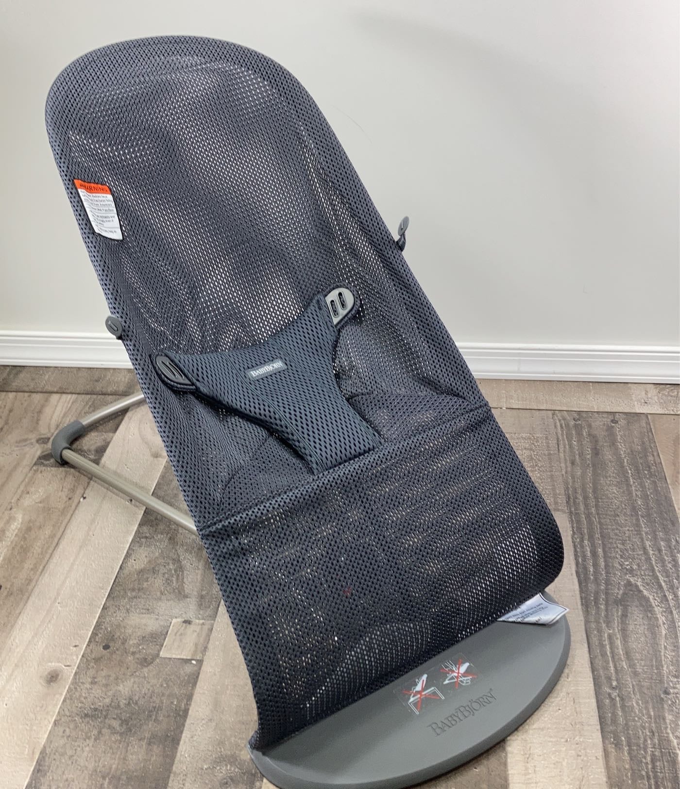 BabyBjorn Bouncer Bliss, Light Gray Frame, Navy Blue Mesh