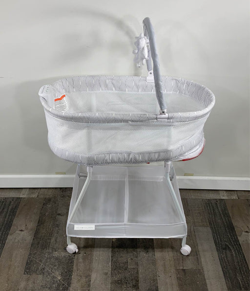 secondhand Delta Children Wave Vibrating Bassinet With Toy Bar